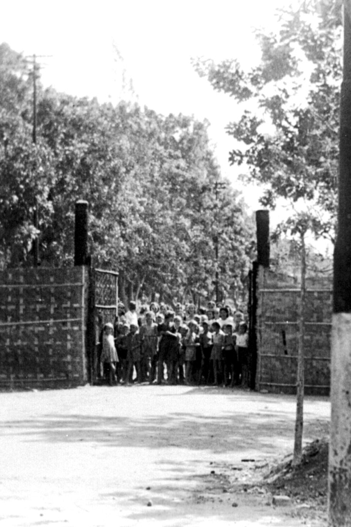 Tjideng camp gate